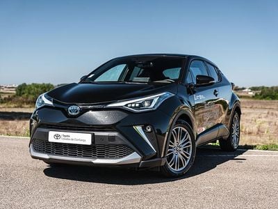 Usado Toyota C-HR Luxury 98 HP (72 kW) 2023 Preto (pintura metalizada) SUV