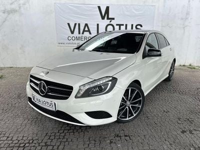 Branco Usado 2014 Mercedes A180 Style | € 18.000 (Preço elevado)