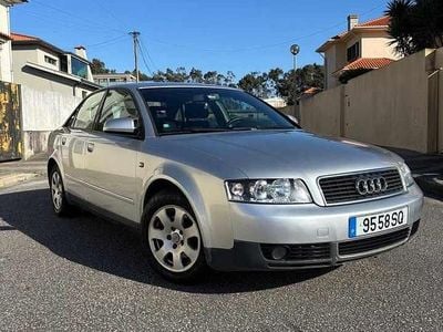 Cinzento Usado 2001 Audi A4 Sedan | € 4.500