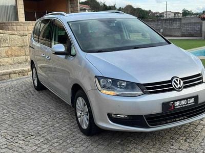 Cinzento Usado 2014 VW Sharan Monovolume | € 11.900