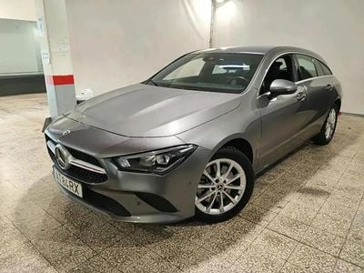 Cinza Usado 2022 Mercedes CLA250e Shooting Brake Style Carrinha | € 28.490 (Preço justo)