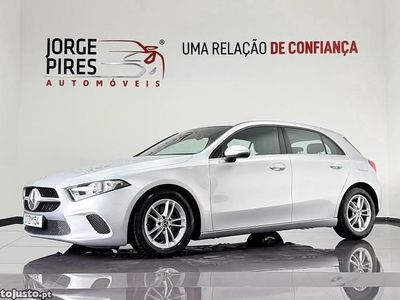 Cinza Usado 2019 Mercedes A180 Progressive | € 23.490 (Preço justo)
