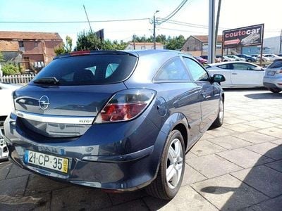 Cinzento Usado 2006 Opel Astra GTC | € 4.865 (Preço justo)