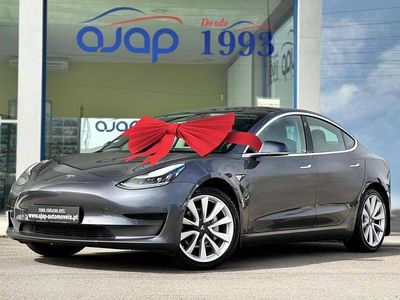 Cinzento Usado 2019 Tesla Model 3 Standard Range Plus Sedan | € 23.470 (Caro)