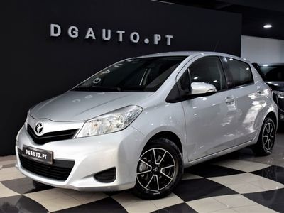 usado Toyota Yaris 1.4 D-4D Active