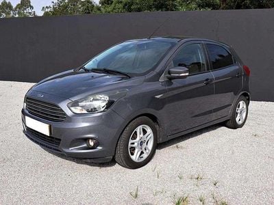 Cinzento Usado 2017 Ford Ka Plus Citadino | € 9.500