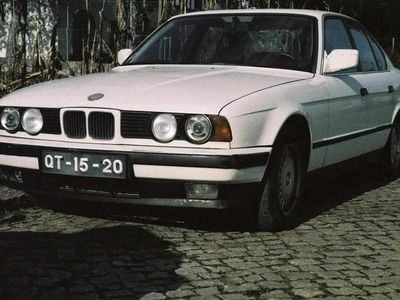 Branco Usado 1990 BMW 520 Sedan | € 3.500