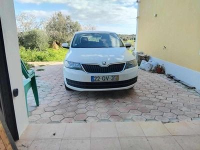 Branco Usado 2016 Skoda Rapid Carrinha | € 11.900