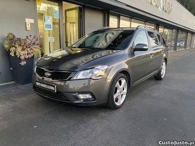 Branco Usado 2012 Kia Ceed Sport Citadino | € 7.900 (Bom preço)