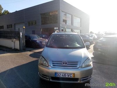 usado Toyota Avensis Verso 2.0 D-4D 7 Lugares