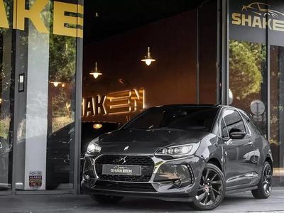 Usado DS Automobiles DS3 Be Chic 110 HP (80 kW) 2017 Cinza antracite Citadino