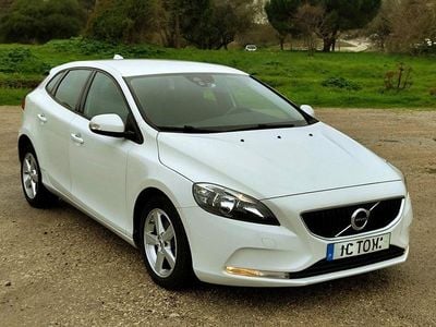 Usado 2017 Volvo V40 Sedan | € 8.990 (Super Preço)