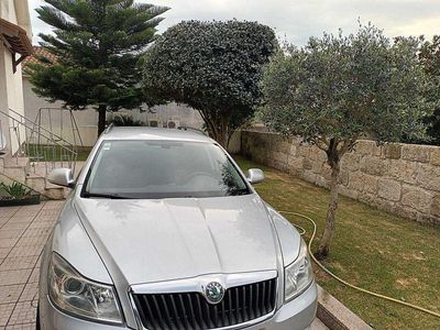 Usado 2010 Skoda Octavia Sedan | € 5.900 (Bom preço)