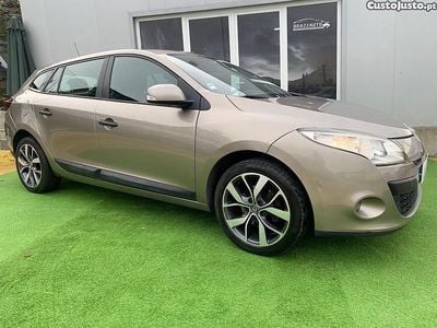 Castanho Usado 2012 Renault Mégane GrandTour Carrinha | € 6.890 (Preço elevado)