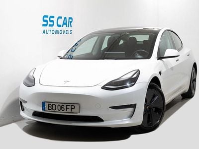 Branco Usado 2023 Tesla Model 3 Sedan | € 29.990 (Bom preço)