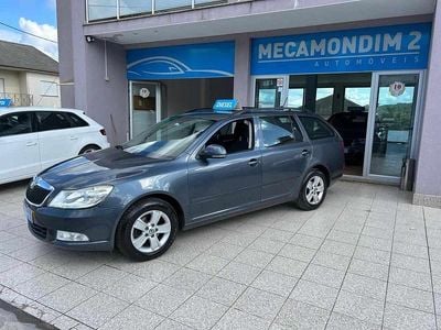 Cinzento Usado 2011 Skoda Octavia Carrinha | € 9.500 (Caro)