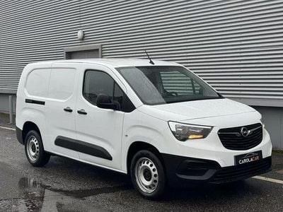 Branco Usado 2022 Opel Combo | € 13.950 (Preço justo)