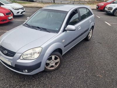 Usado 2005 Kia Rio Sedan | € 3.600