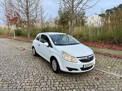 Branco Usado 2008 Opel Corsa Van | € 2.400 (Bom preço)