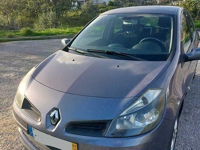 Usado Renault Clio III 75 HP (55 kW) 2007 Sedan