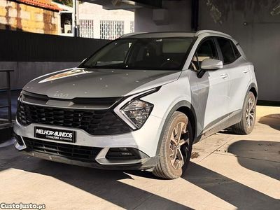 Cinza Usado 2024 Kia Sportage SUV | € 29.990 (Preço justo)
