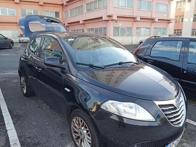 Usado 2014 Lancia Ypsilon Citadino | € 4.200