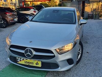 Cinza Usado 2019 Mercedes A180 Style | € 21.950 (Caro)
