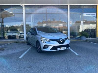 Usado Renault Clio V Evolution 100 HP (73 kW) 2023 Cinzento