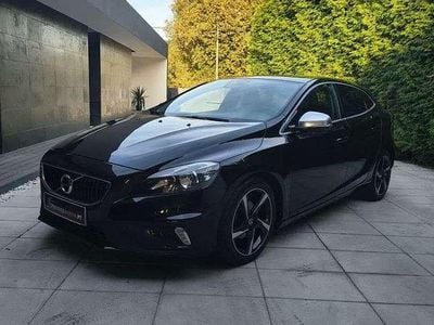 Preto Usado 2015 Volvo V40 R-Design Carrinha | € 13.900 (Preço justo)