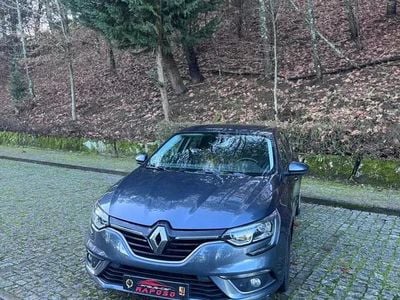 Cinza escuro Usado 2020 Renault Mégane IV Business Citadino | € 15.500 (Bom preço)