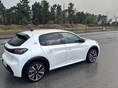 Usado 2021 Peugeot e-208 GT-line Citadino | € 18.000 (Preço justo)