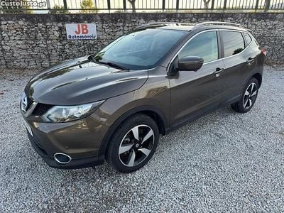 Usado Nissan Qashqai N-Connecta 110 HP (80 kW) 2017 Castanho SUV