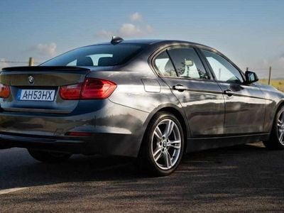Cinzento Usado 2013 BMW 328 Sedan | € 26.950