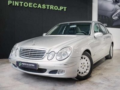 Cinzento Usado 2004 Mercedes E220 | € 9.990