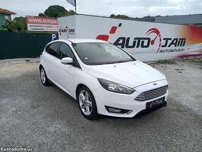 Branco Usado 2016 Ford Focus Titanium Citadino | € 13.500 (Caro)