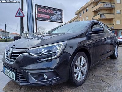 Usado Renault Mégane IV 113 HP (83 kW) 2019 Preto Sedan