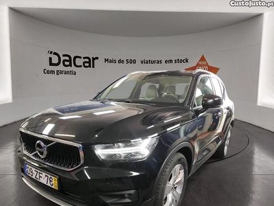 Usado Volvo XC40 Momentum 150 HP (110 kW) 2019 Preto SUV