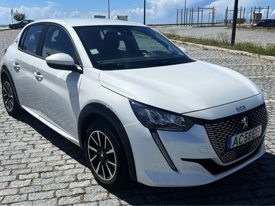 Peugeot e-208