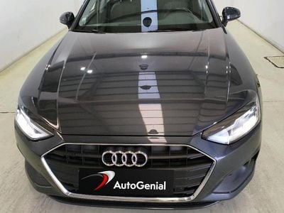 Cinzento Usado 2022 Audi A4 Carrinha | € 29.986