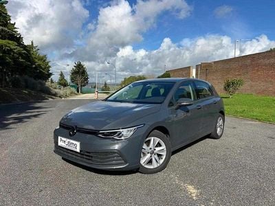 Usado VW Golf VIII Life 110 HP (80 kW) 2022 Cinzento