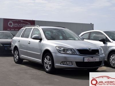 Usado Skoda Octavia GreenLine 105 HP (77 kW) 2013 Cinza Carrinha