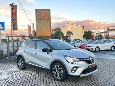 Cinza Usado 2022 Renault Captur Evolution SUV | € 17.300 (Preço justo)