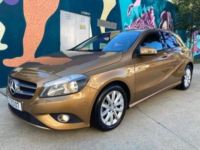 Castanho Usado 2013 Mercedes A200 Style | € 16.890