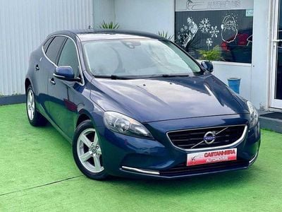 Azul Usado 2014 Volvo V40 Momentum | € 12.900 (Preço justo)