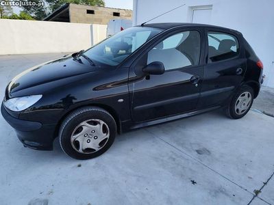 Preto Usado 2003 Peugeot 206 | € 1.999
