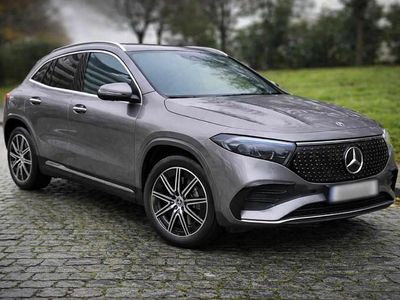 Cinzento Usado 2024 Mercedes EQA300 AMG SUV | € 56.900