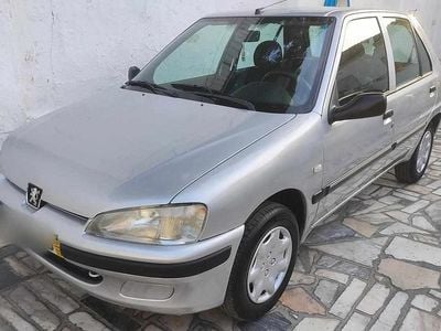 Cinzento Usado 2003 Peugeot 106 Citadino | € 2.180