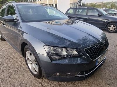 usado Skoda Superb Ambition 1.6 Tdi DSG: Espaço, Economia e Conforto Excecio