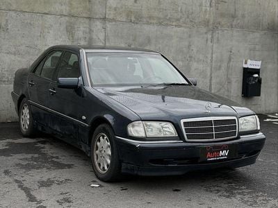Usado 1999 Mercedes C220 Elegance Sedan | € 2.750