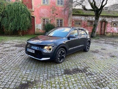 Cinza Usado 2023 Kia e-Niro SUV | € 30.490 (Preço elevado)